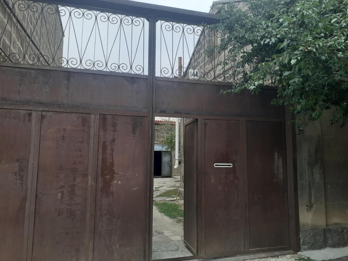 Guest House OTILIA Gyumri Extérieur photo
